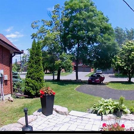 Furnished Family Home Near Toronto - Great Location Game Room - Backyard - Parking & Self Checkin Пікерінг Екстер'єр фото