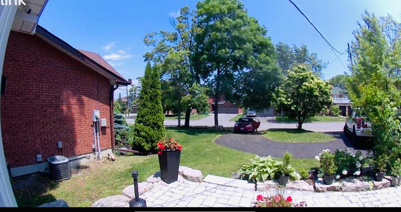 Furnished Family Home Near Toronto - Great Location Game Room - Backyard - Parking & Self Checkin Пікерінг Екстер'єр фото